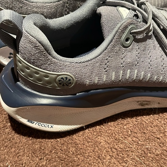 COPY - Nike women’s athletic shoes by the brand Nike reacts Infiniti run 4 - Picture 3 of 6